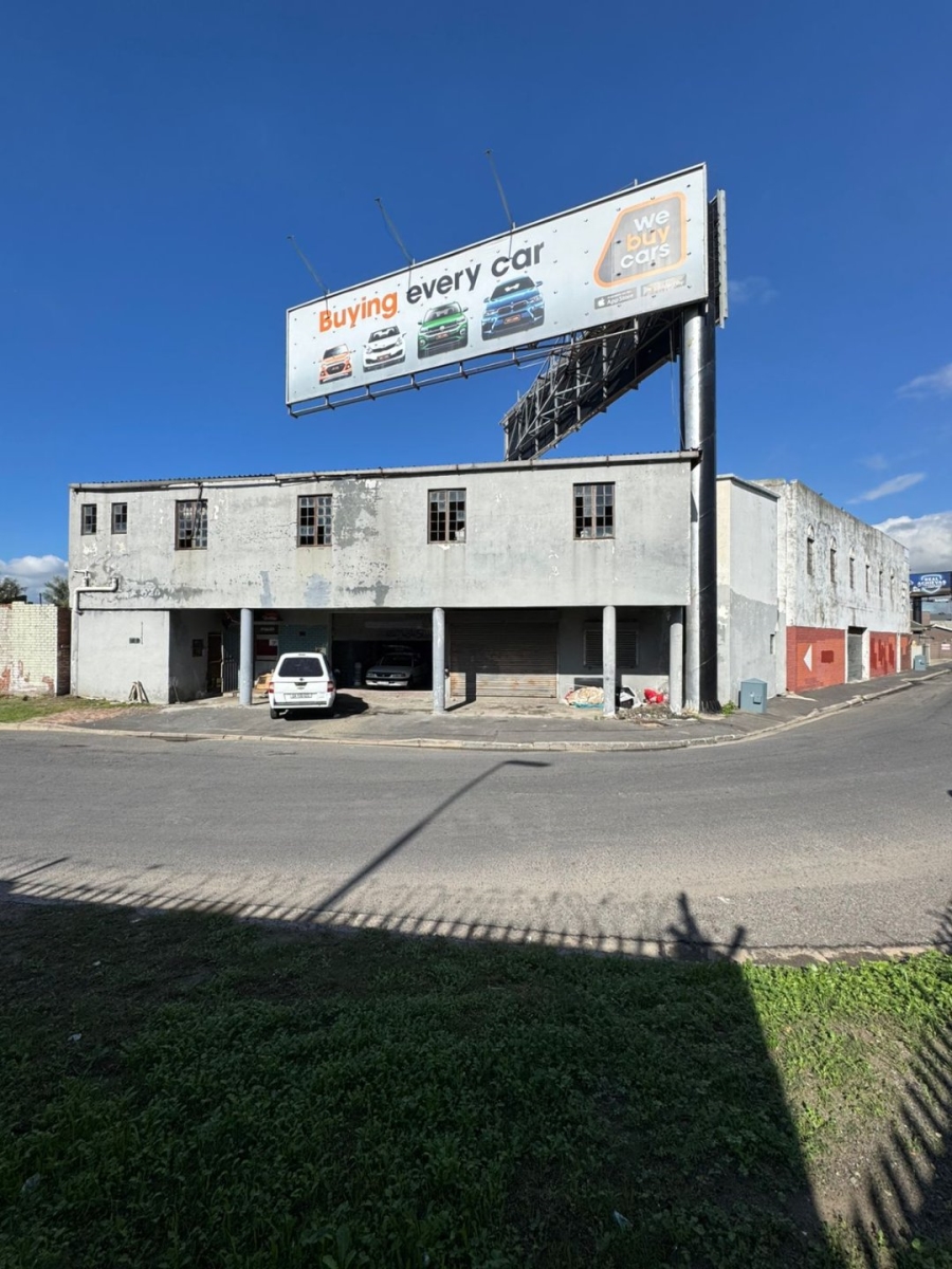  Bedroom Property for Sale in Maitland Western Cape